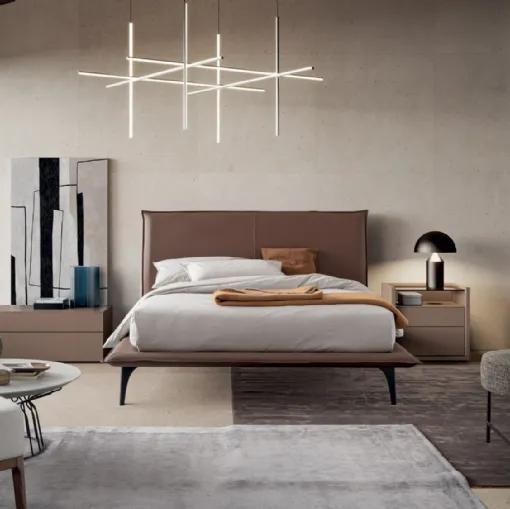 Letto Millerighe con testiera in legno rivestita con morbide fasce in tessuto di Dall'Agnese