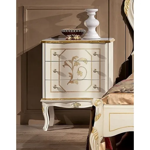 Comodino in legno laccato bianco con decori in foglia oro Classic 121 EM23 di Tarocco Vaccari